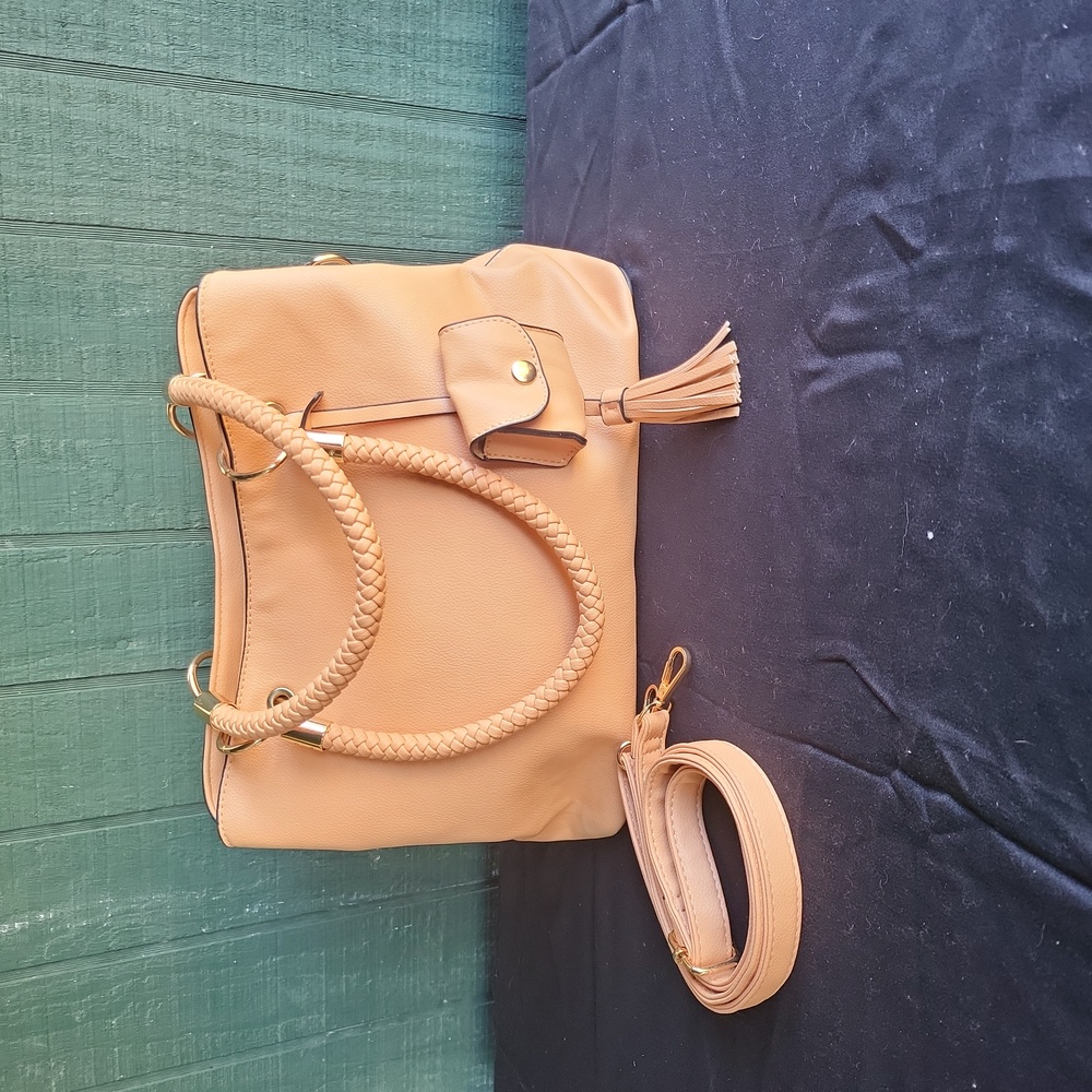 No Brand Name~Elegant Tan Women's Handbag